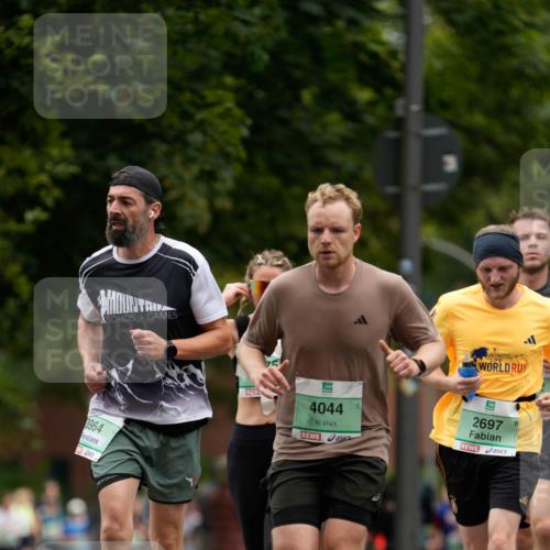 21.09.2025 - PSD Bank Halbmarathon Patografie http://msf.ph/oto/8949739 21.09.2025 10:20:35 Laufen 3964, 4044, 2697 meine-sportfotos.de