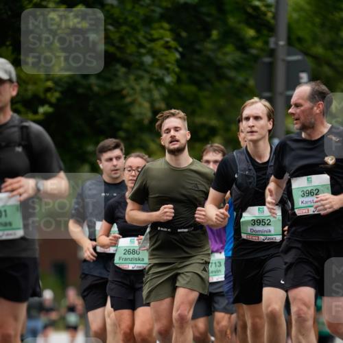 21.09.2025 - PSD Bank Halbmarathon Patografie http://msf.ph/oto/8949822 21.09.2025 10:21:55 Laufen 01, 2686, 713, 2, 3952, 3962 meine-sportfotos.de