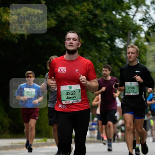21.09.2025 - PSD Bank Halbmarathon Patografie http://msf.ph/oto/8949831 21.09.2025 10:22:10 Laufen 3352, 2666 meine-sportfotos.de