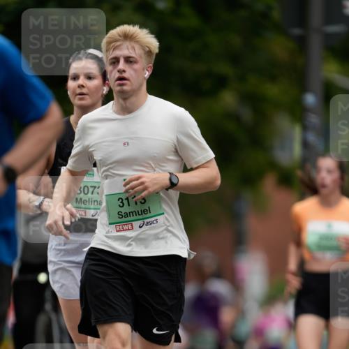 21.09.2025 - PSD Bank Halbmarathon Patografie http://msf.ph/oto/8949894 21.09.2025 10:24:21 Laufen 3073, 3113 meine-sportfotos.de