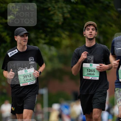 21.09.2025 - PSD Bank Halbmarathon Patografie http://msf.ph/oto/8949965 21.09.2025 10:27:27 Laufen 3912, 1265 meine-sportfotos.de
