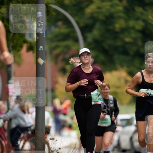 21.09.2025 - PSD Bank Halbmarathon Patografie http://msf.ph/oto/8950214 21.09.2025 10:37:37 Laufen 3347, 3303 meine-sportfotos.de