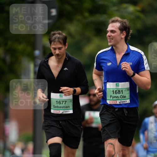 21.09.2025 - PSD Bank Halbmarathon Patografie http://msf.ph/oto/8950326 21.09.2025 10:43:02 Laufen 1677, 1681 meine-sportfotos.de