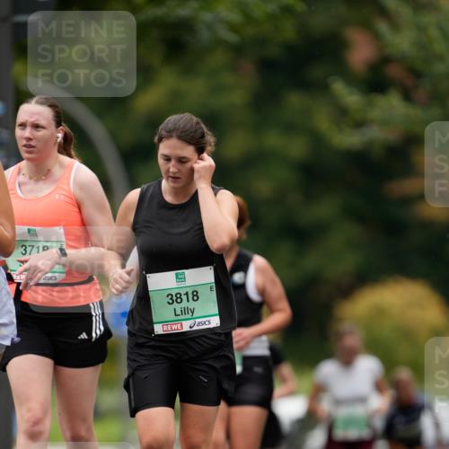 21.09.2025 - PSD Bank Halbmarathon Patografie http://msf.ph/oto/8950418 21.09.2025 10:49:25 Laufen 3719, 3818 meine-sportfotos.de
