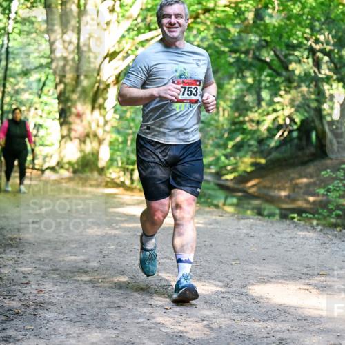 28.09.2025 - 33. Volkslauf durch das schöne Alstertal Dr. Thomas Lammeyer http://msf.ph/oto/8952984 28.09.2025 10:24:24 Laufen 19, 753 meine-sportfotos.de