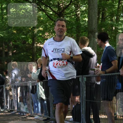 28.09.2025 - 33. Volkslauf durch das schöne Alstertal Strokosch-Dieckow http://msf.ph/oto/8953340 28.09.2025 12:30:46 Ziel 2042, 2045, 2264 meine-sportfotos.de