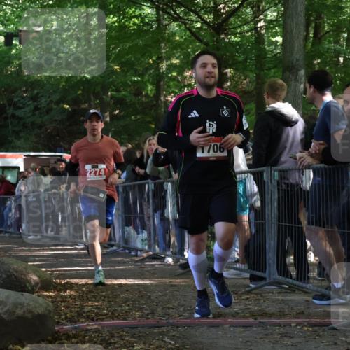 28.09.2025 - 33. Volkslauf durch das schöne Alstertal Strokosch-Dieckow http://msf.ph/oto/8953406 28.09.2025 12:31:03 Ziel 1706, 2274, 2352 meine-sportfotos.de