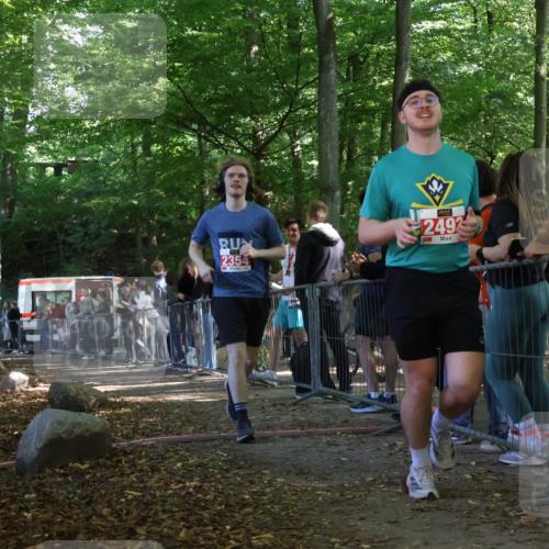 28.09.2025 - 33. Volkslauf durch das schöne Alstertal Strokosch-Dieckow http://msf.ph/oto/8953471 28.09.2025 12:31:42 Ziel 2354, 2493 meine-sportfotos.de