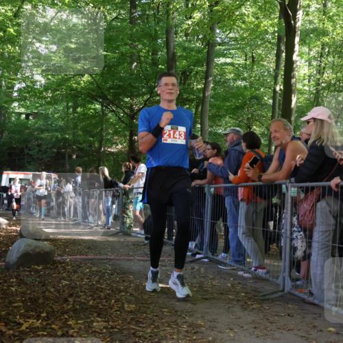 28.09.2025 - 33. Volkslauf durch das schöne Alstertal Strokosch-Dieckow http://msf.ph/oto/8953558 28.09.2025 12:32:40 Ziel 2143, 2168, 2169 meine-sportfotos.de