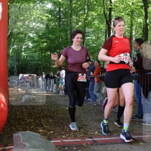 28.09.2025 - 33. Volkslauf durch das schöne Alstertal Strokosch-Dieckow http://msf.ph/oto/8953665 28.09.2025 12:33:15 Ziel 1098, 1738, 2043, 2044, 2357 meine-sportfotos.de