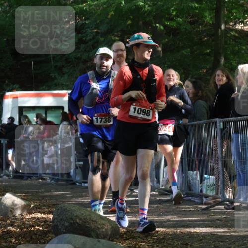 28.09.2025 - 33. Volkslauf durch das schöne Alstertal Strokosch-Dieckow http://msf.ph/oto/8953671 28.09.2025 12:33:20 Ziel 1098, 1738, 2043, 2044, 2357 meine-sportfotos.de