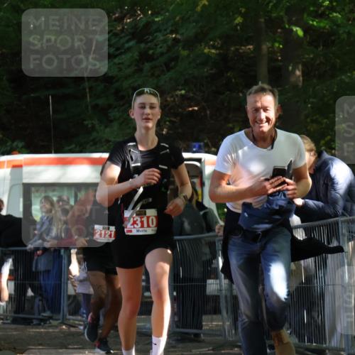 28.09.2025 - 33. Volkslauf durch das schöne Alstertal Strokosch-Dieckow http://msf.ph/oto/8953694 28.09.2025 12:33:34 Ziel 2121, 2310 meine-sportfotos.de