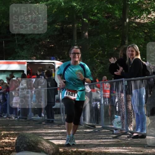 28.09.2025 - 33. Volkslauf durch das schöne Alstertal Strokosch-Dieckow http://msf.ph/oto/8953721 28.09.2025 12:33:48 Ziel 1101 meine-sportfotos.de