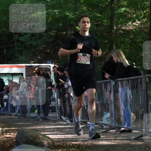 28.09.2025 - 33. Volkslauf durch das schöne Alstertal Strokosch-Dieckow http://msf.ph/oto/8953805 28.09.2025 12:34:20 Ziel 2600 meine-sportfotos.de