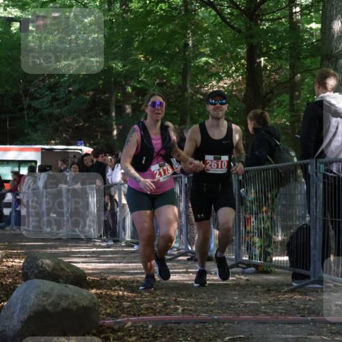 28.09.2025 - 33. Volkslauf durch das schöne Alstertal Strokosch-Dieckow http://msf.ph/oto/8953876 28.09.2025 12:35:12 Ziel 2173, 2610, 2625 meine-sportfotos.de