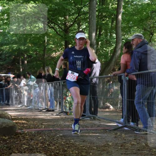 28.09.2025 - 33. Volkslauf durch das schöne Alstertal Strokosch-Dieckow http://msf.ph/oto/8953974 28.09.2025 12:36:03 Ziel 2505 meine-sportfotos.de
