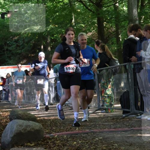 28.09.2025 - 33. Volkslauf durch das schöne Alstertal Strokosch-Dieckow http://msf.ph/oto/8954054 28.09.2025 12:37:47 Ziel 1100, 2186, 2220, 2386 meine-sportfotos.de