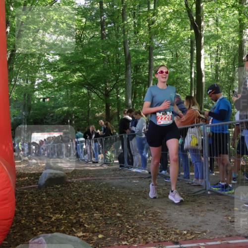 28.09.2025 - 33. Volkslauf durch das schöne Alstertal Strokosch-Dieckow http://msf.ph/oto/8954073 28.09.2025 12:37:53 Ziel 2220 meine-sportfotos.de