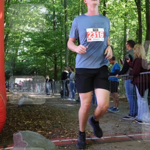 28.09.2025 - 33. Volkslauf durch das schöne Alstertal Strokosch-Dieckow http://msf.ph/oto/8954220 28.09.2025 12:39:07 Ziel 2316, 2353 meine-sportfotos.de