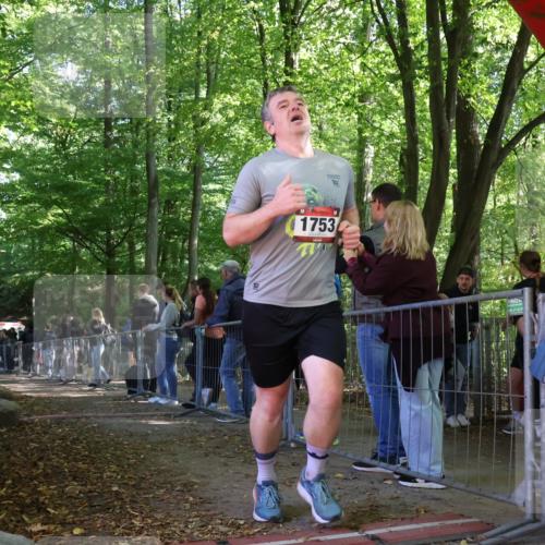 28.09.2025 - 33. Volkslauf durch das schöne Alstertal Strokosch-Dieckow http://msf.ph/oto/8954298 28.09.2025 12:39:42 Ziel 1753, 2242 meine-sportfotos.de