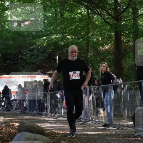 28.09.2025 - 33. Volkslauf durch das schöne Alstertal Strokosch-Dieckow http://msf.ph/oto/8954306 28.09.2025 12:39:47 Ziel 2242 meine-sportfotos.de