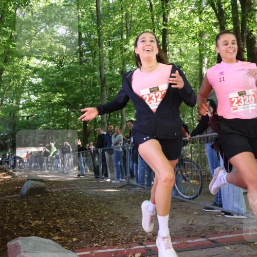28.09.2025 - 33. Volkslauf durch das schöne Alstertal Strokosch-Dieckow http://msf.ph/oto/8954493 28.09.2025 12:42:08 Ziel 2320, 2322 meine-sportfotos.de