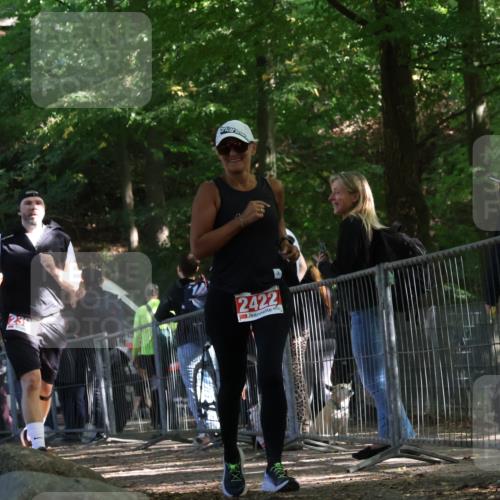28.09.2025 - 33. Volkslauf durch das schöne Alstertal Strokosch-Dieckow http://msf.ph/oto/8954495 28.09.2025 12:42:20 Ziel 2395, 2422 meine-sportfotos.de
