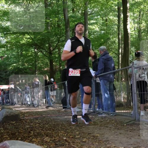 28.09.2025 - 33. Volkslauf durch das schöne Alstertal Strokosch-Dieckow http://msf.ph/oto/8954523 28.09.2025 12:42:24 Ziel 2395 meine-sportfotos.de