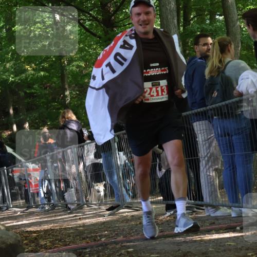 28.09.2025 - 33. Volkslauf durch das schöne Alstertal Strokosch-Dieckow http://msf.ph/oto/8954526 28.09.2025 12:42:44 Ziel 2182, 2326, 2413, 2561, 2562 meine-sportfotos.de