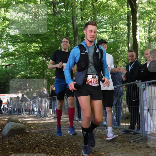 28.09.2025 - 33. Volkslauf durch das schöne Alstertal Strokosch-Dieckow http://msf.ph/oto/8954584 28.09.2025 12:42:51 Ziel 2182, 2561, 2562 meine-sportfotos.de