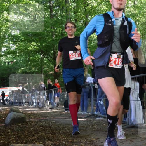 28.09.2025 - 33. Volkslauf durch das schöne Alstertal Strokosch-Dieckow http://msf.ph/oto/8954593 28.09.2025 12:42:51 Ziel 2182, 2561, 2562 meine-sportfotos.de