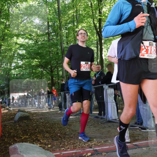 28.09.2025 - 33. Volkslauf durch das schöne Alstertal Strokosch-Dieckow http://msf.ph/oto/8954601 28.09.2025 12:42:52 Ziel  meine-sportfotos.de