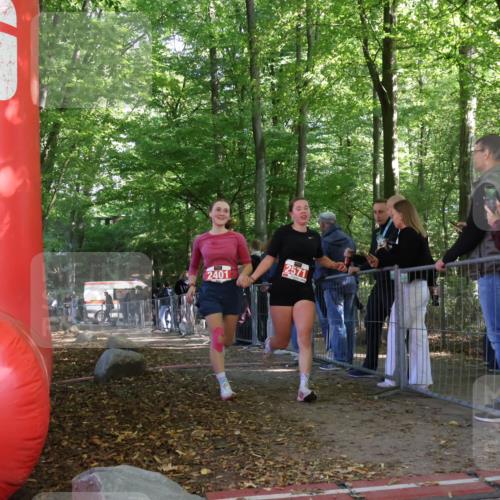 28.09.2025 - 33. Volkslauf durch das schöne Alstertal Strokosch-Dieckow http://msf.ph/oto/8954780 28.09.2025 12:43:49 Ziel 2401, 2437, 2571 meine-sportfotos.de