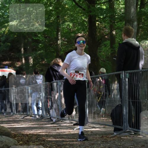 28.09.2025 - 33. Volkslauf durch das schöne Alstertal Strokosch-Dieckow http://msf.ph/oto/8954857 28.09.2025 12:44:26 Ziel 2254 meine-sportfotos.de