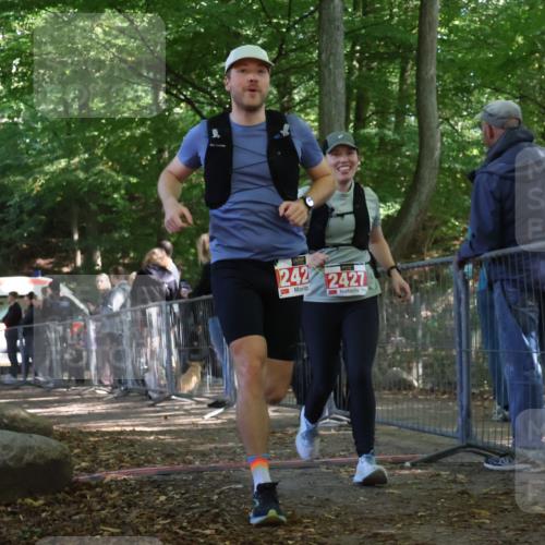 28.09.2025 - 33. Volkslauf durch das schöne Alstertal Strokosch-Dieckow http://msf.ph/oto/8955187 28.09.2025 12:46:30 Ziel 2427, 2428, 2543 meine-sportfotos.de