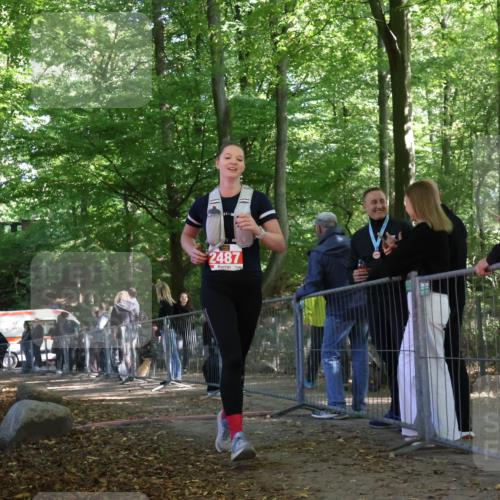28.09.2025 - 33. Volkslauf durch das schöne Alstertal Strokosch-Dieckow http://msf.ph/oto/8955345 28.09.2025 12:46:51 Ziel 2487 meine-sportfotos.de