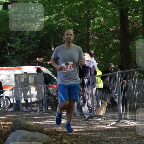 28.09.2025 - 33. Volkslauf durch das schöne Alstertal Strokosch-Dieckow http://msf.ph/oto/8955365 28.09.2025 12:47:03 Ziel 2583 meine-sportfotos.de