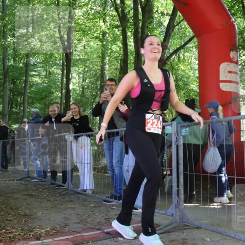 28.09.2025 - 33. Volkslauf durch das schöne Alstertal Strokosch-Dieckow http://msf.ph/oto/8955787 28.09.2025 12:47:54 Ziel 2100 meine-sportfotos.de