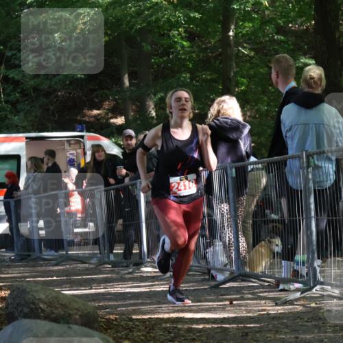28.09.2025 - 33. Volkslauf durch das schöne Alstertal Strokosch-Dieckow http://msf.ph/oto/8955794 28.09.2025 12:48:44 Ziel 2410 meine-sportfotos.de