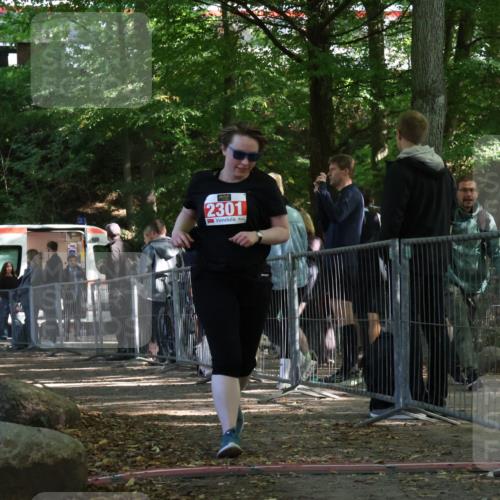 28.09.2025 - 33. Volkslauf durch das schöne Alstertal Strokosch-Dieckow http://msf.ph/oto/8956008 28.09.2025 12:49:33 Ziel 2301 meine-sportfotos.de