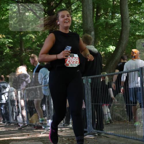 28.09.2025 - 33. Volkslauf durch das schöne Alstertal Strokosch-Dieckow http://msf.ph/oto/8956229 28.09.2025 12:51:14 Ziel 2099 meine-sportfotos.de