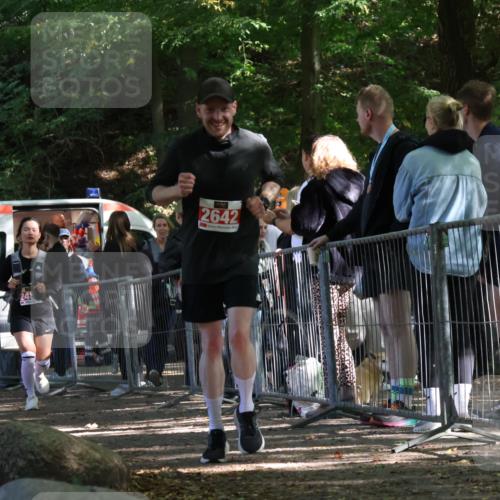 28.09.2025 - 33. Volkslauf durch das schöne Alstertal Strokosch-Dieckow http://msf.ph/oto/8956258 28.09.2025 12:51:24 Ziel 2488, 2642 meine-sportfotos.de