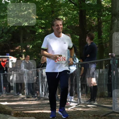 28.09.2025 - 33. Volkslauf durch das schöne Alstertal Strokosch-Dieckow http://msf.ph/oto/8956546 28.09.2025 12:52:41 Ziel 2492 meine-sportfotos.de