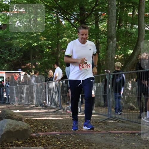 28.09.2025 - 33. Volkslauf durch das schöne Alstertal Strokosch-Dieckow http://msf.ph/oto/8956549 28.09.2025 12:52:42 Ziel 2492 meine-sportfotos.de
