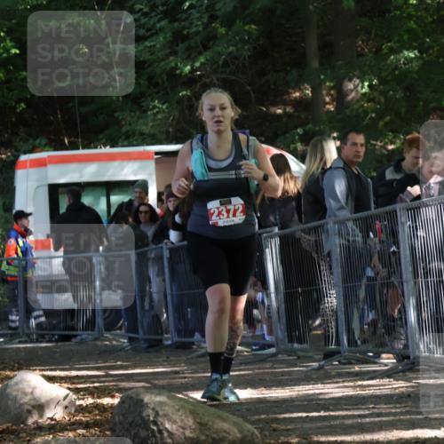 28.09.2025 - 33. Volkslauf durch das schöne Alstertal Strokosch-Dieckow http://msf.ph/oto/8956768 28.09.2025 12:54:43 Ziel 2372 meine-sportfotos.de