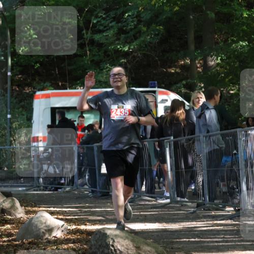28.09.2025 - 33. Volkslauf durch das schöne Alstertal Strokosch-Dieckow http://msf.ph/oto/8956791 28.09.2025 12:54:55 Ziel 2435 meine-sportfotos.de