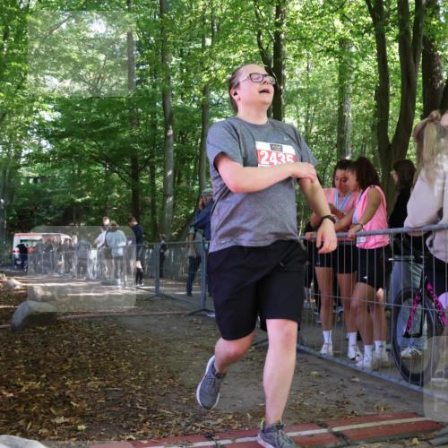 28.09.2025 - 33. Volkslauf durch das schöne Alstertal Strokosch-Dieckow http://msf.ph/oto/8956814 28.09.2025 12:55:01 Ziel 2059, 2060 meine-sportfotos.de