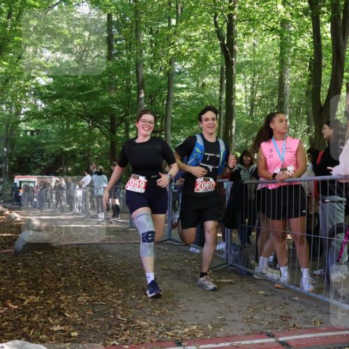 28.09.2025 - 33. Volkslauf durch das schöne Alstertal Strokosch-Dieckow http://msf.ph/oto/8956834 28.09.2025 12:55:09 Ziel 2059, 2060 meine-sportfotos.de