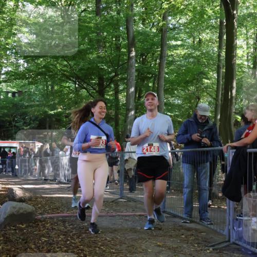 28.09.2025 - 33. Volkslauf durch das schöne Alstertal Strokosch-Dieckow http://msf.ph/oto/8956843 28.09.2025 12:55:20 Ziel 2122, 2148, 2193 meine-sportfotos.de