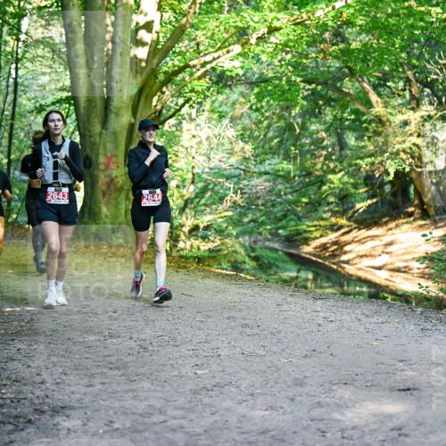 28.09.2025 - 33. Volkslauf durch das schöne Alstertal Dr. Thomas Lammeyer http://msf.ph/oto/8956913 28.09.2025 10:46:28 Laufen 473, 2643, 2644 meine-sportfotos.de